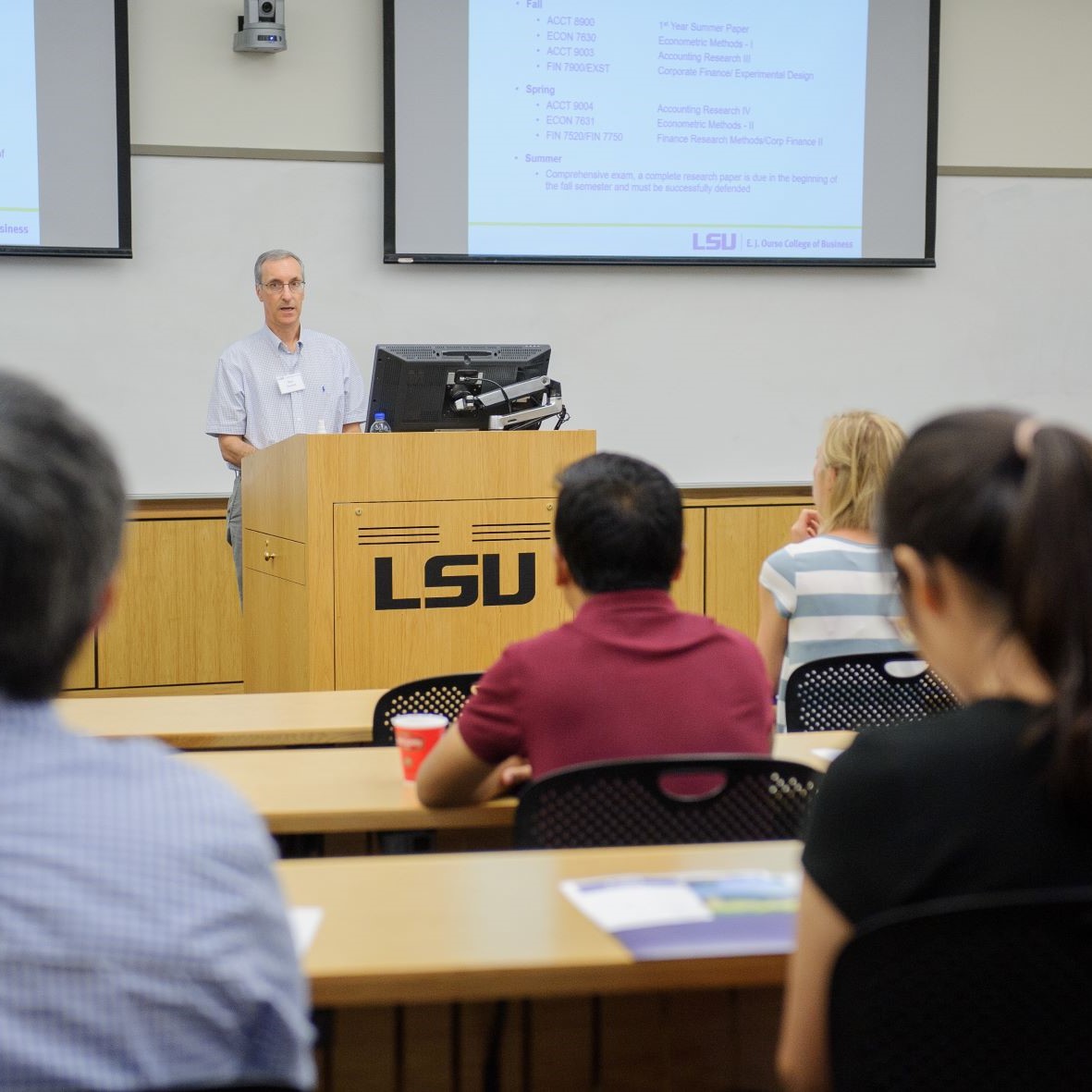 Ken Reichelt presents at orientation. 