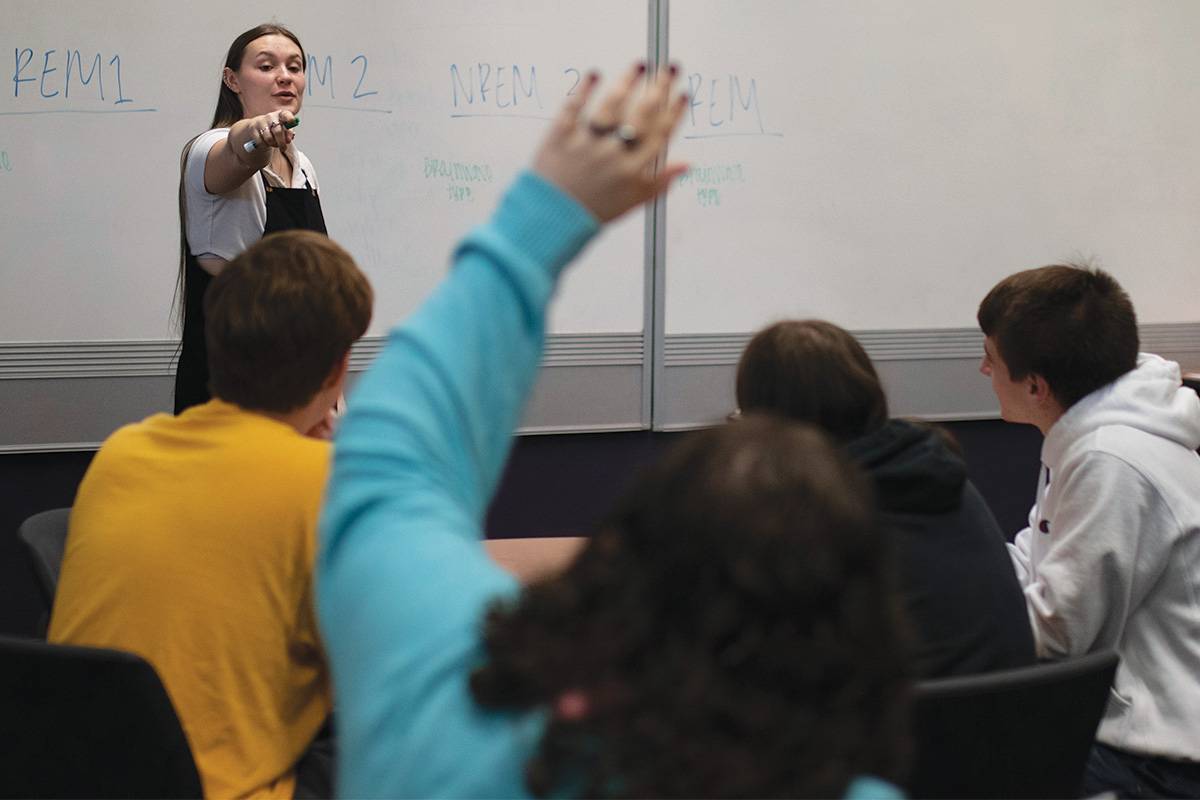 Students attending an SI session