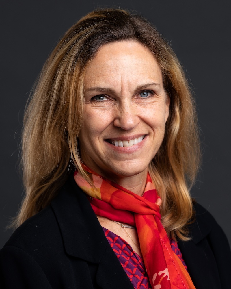 Headshot of Sara Bongiorni